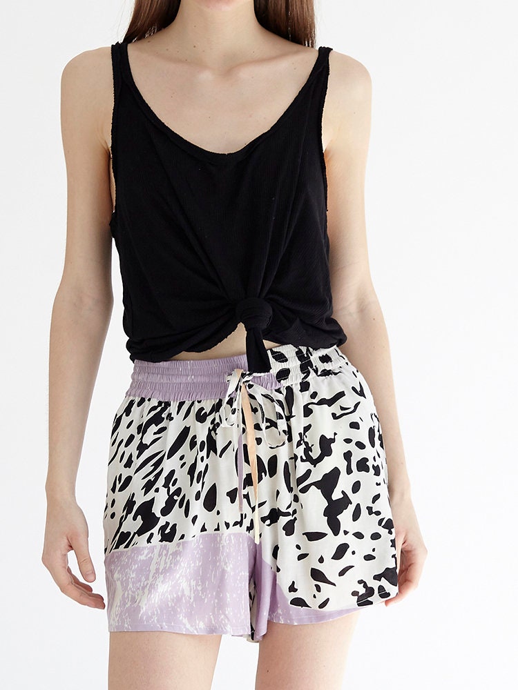 Women’s Abstract Animal Print Colorblock High Rise Vacation Shorts - alternate view